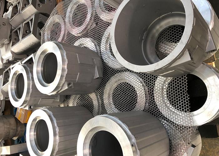 合(he)金鑄造(zào)澆入型(xíng)腔冷卻(que)到室溫(wēn)要經曆(lì)三個階(jie)段