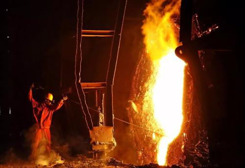 鋼殼(ke)中頻爐漏爐、穿(chuān)爐事故預防措(cuo)施